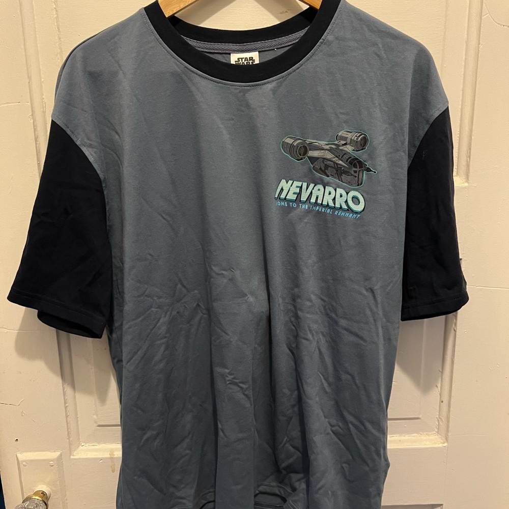 Star Wars Mandalorian and Grogu Men's T-Shirt Disney Parks NWT medium